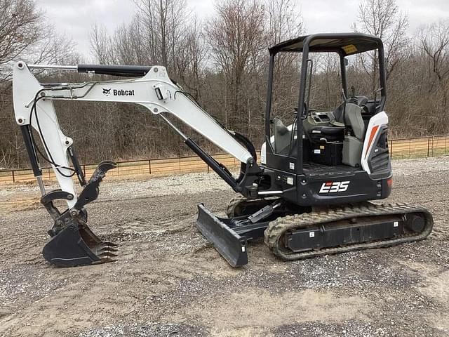 Image of Bobcat E35i equipment image 1