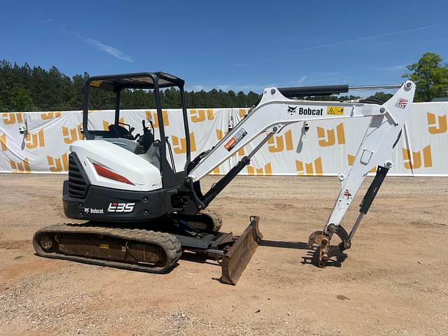 Image of Bobcat E35i equipment image 2