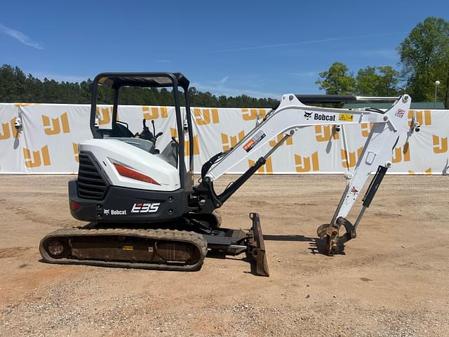 Image of Bobcat E35i equipment image 3