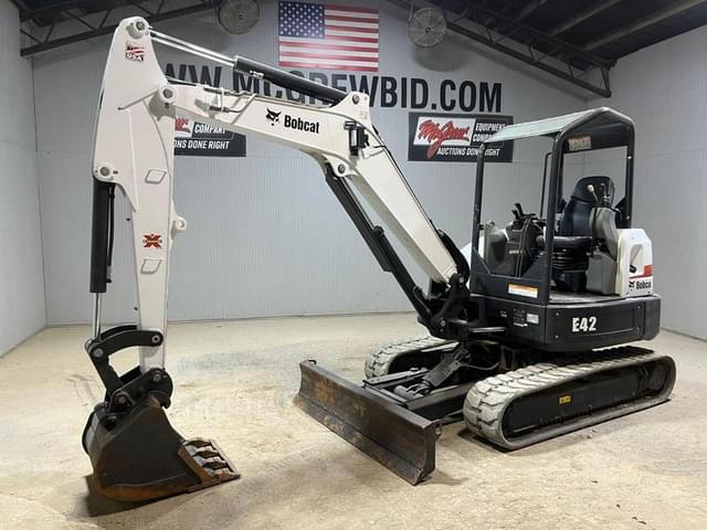 Image of Bobcat E42 equipment image 1