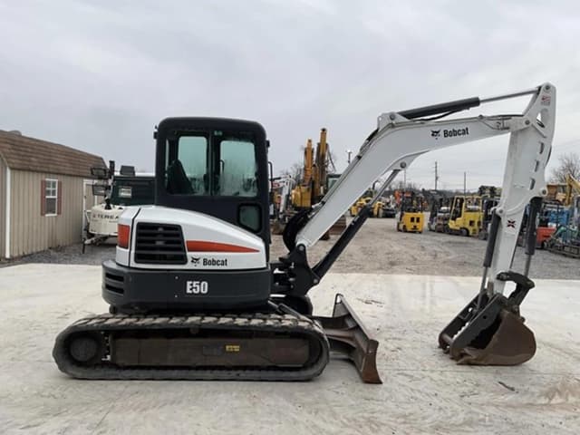Image of Bobcat E50 equipment image 4