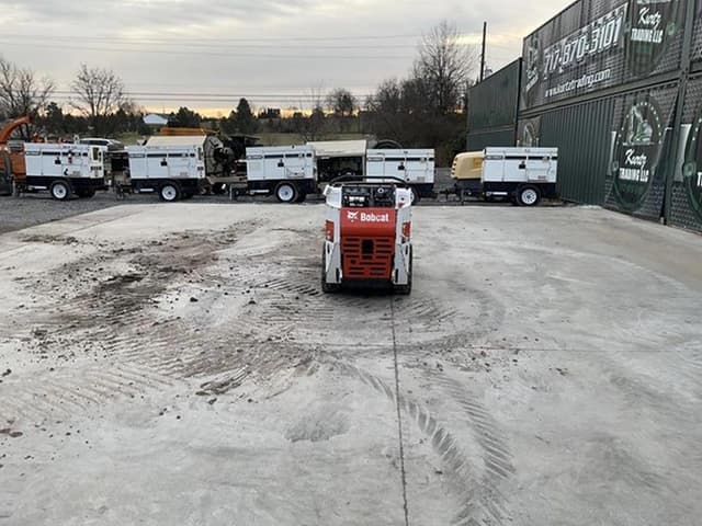 Image of Bobcat MT55 equipment image 2