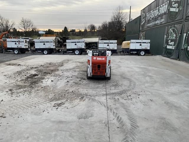 Image of Bobcat MT55 equipment image 2