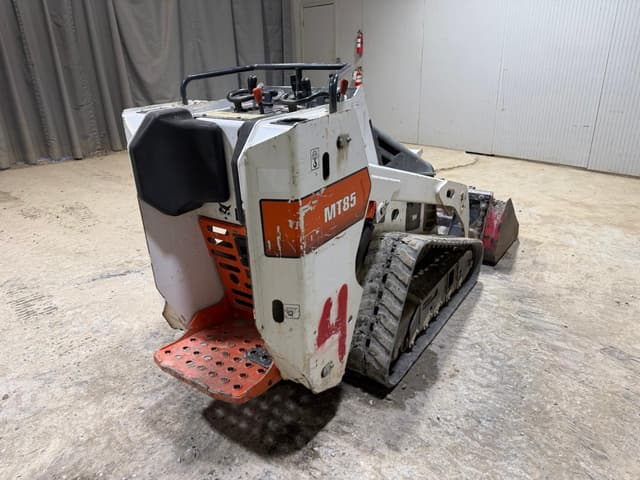 Image of Bobcat MT85 equipment image 4