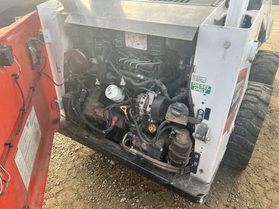 Image of Bobcat S570 equipment image 3
