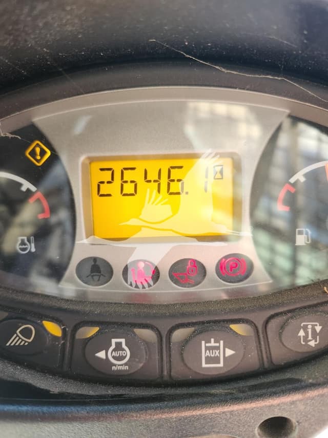 Image of Bobcat S570 equipment image 2