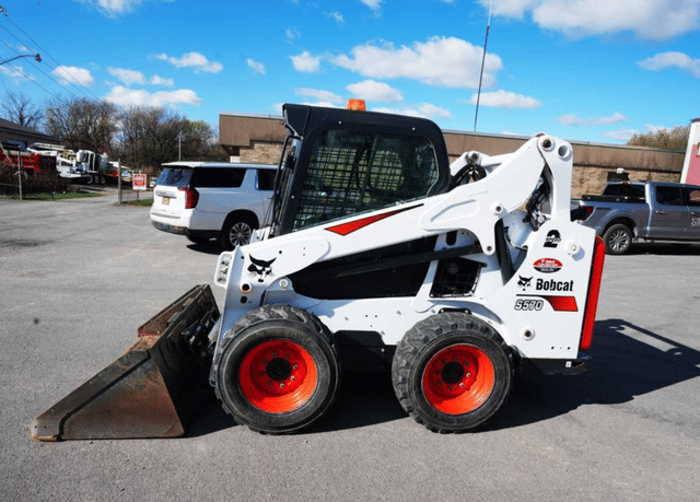 Image of Bobcat S570 equipment image 1