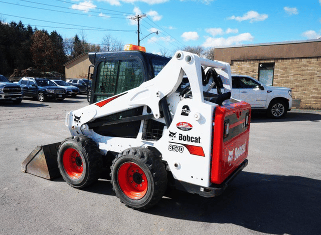 Image of Bobcat S570 equipment image 2