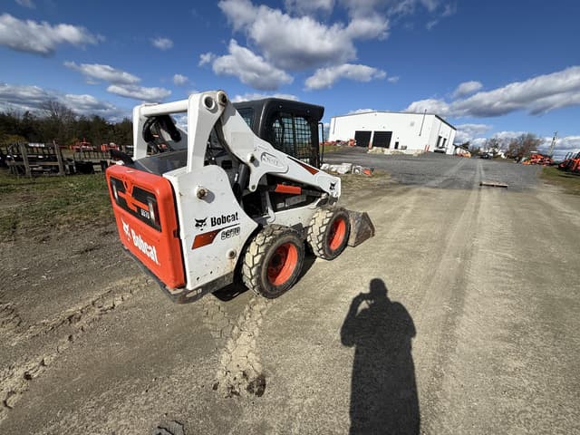 Image of Bobcat S570 equipment image 2