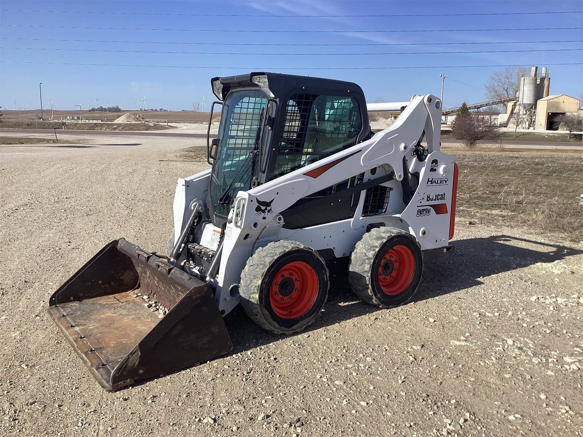 Main image Bobcat S570