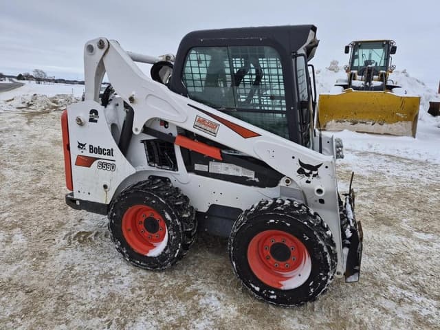 Image of Bobcat S590 equipment image 4