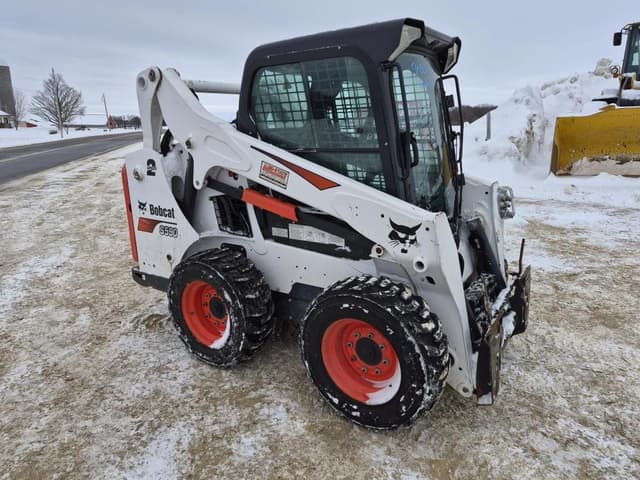 Image of Bobcat S590 equipment image 3