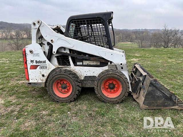 Image of Bobcat S590 equipment image 1