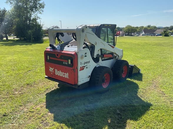 Image of Bobcat S740 equipment image 4