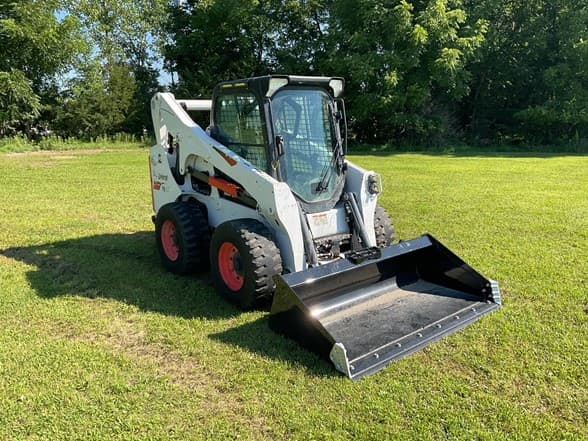 Image of Bobcat S740 equipment image 2