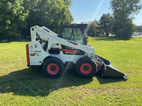 Image of Bobcat S740 equipment image 3