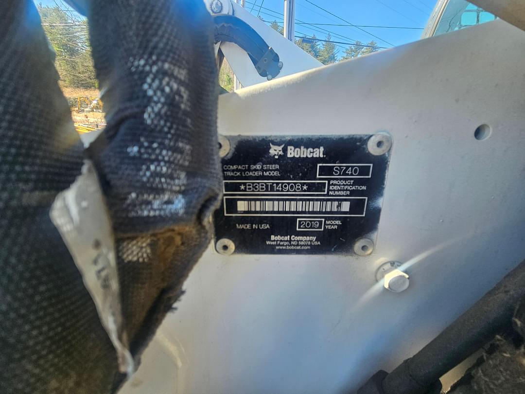 Image of Bobcat S740 Image 1