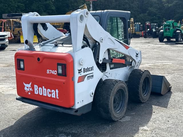 Image of Bobcat S740 equipment image 4