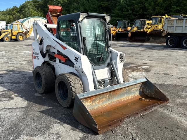 Image of Bobcat S740 equipment image 2