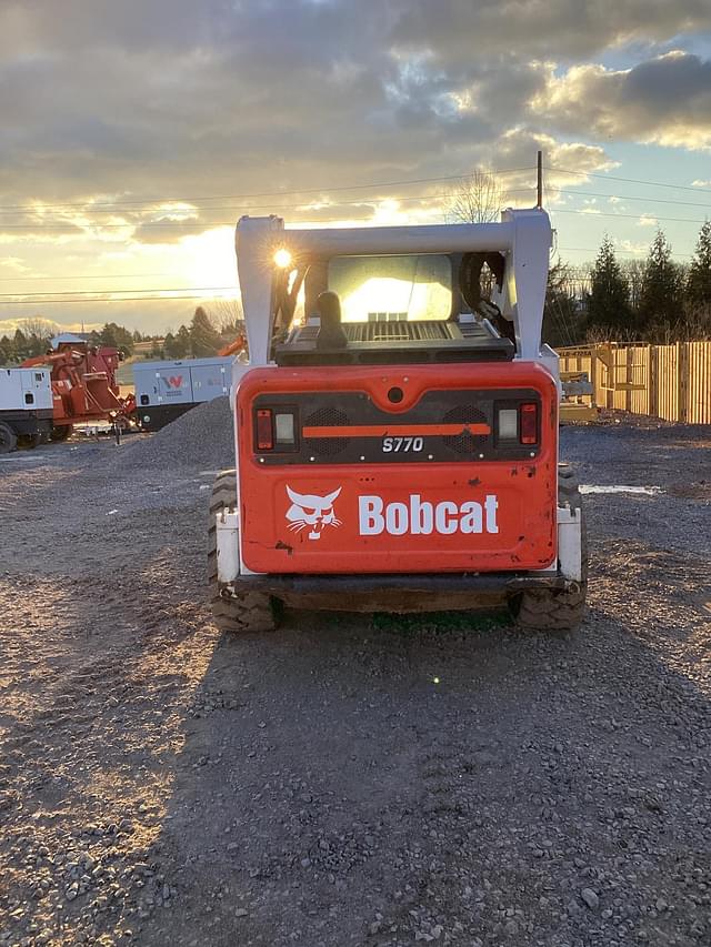 Image of Bobcat S770 equipment image 2