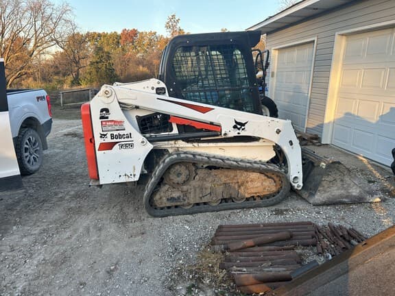 Image of Bobcat T450 equipment image 4