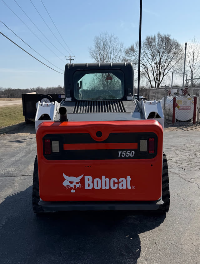 Image of Bobcat T550 equipment image 2