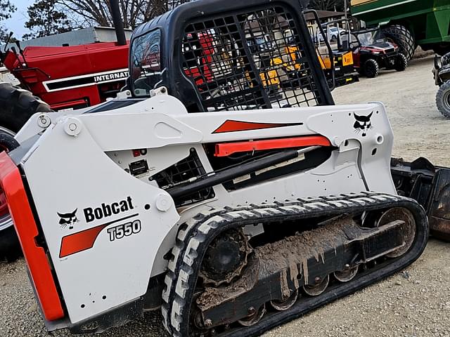 Image of Bobcat T550 equipment image 4