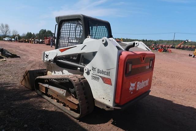 Image of Bobcat T550 equipment image 3