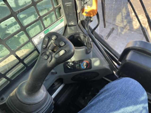 Image of Bobcat T595 equipment image 4