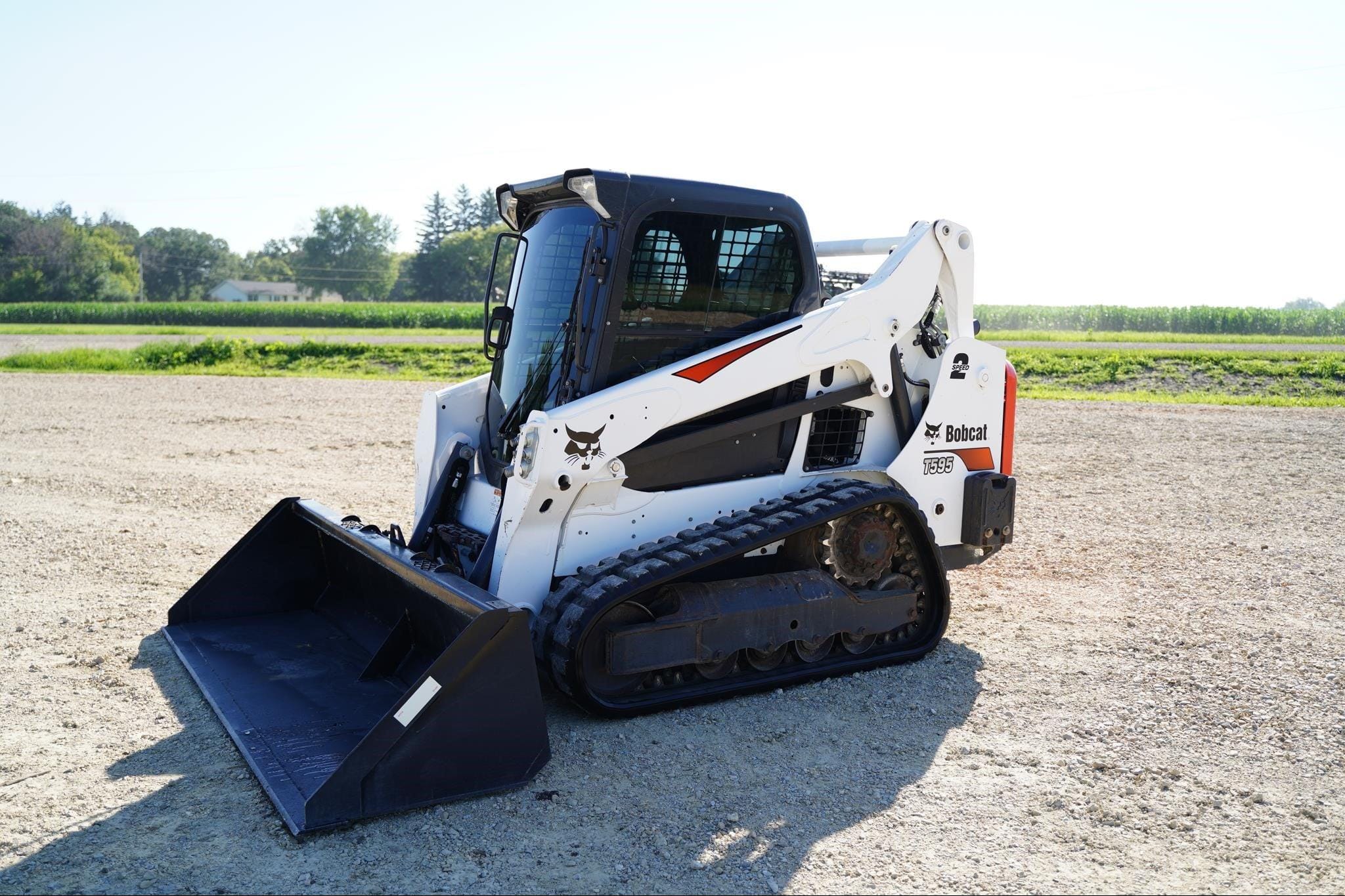 2019 Bobcat T595 Equipment Image0