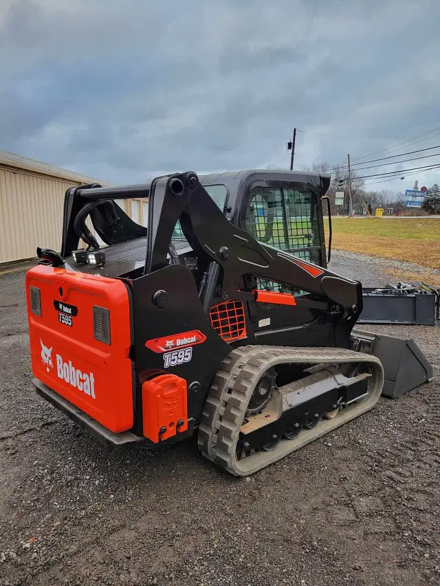 Image of Bobcat T595 equipment image 2