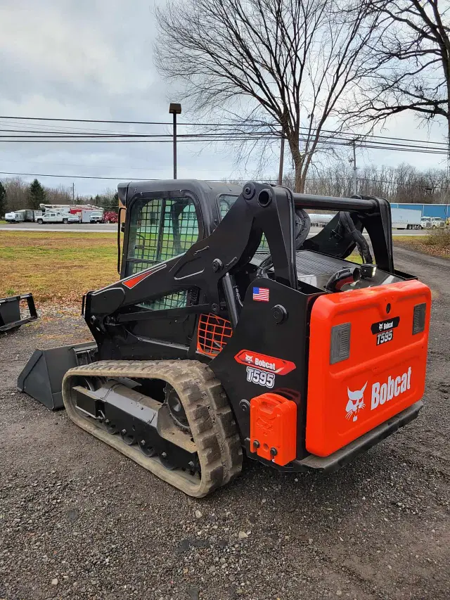 Image of Bobcat T595 equipment image 3