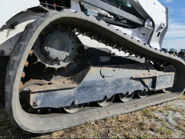 Image of Bobcat T650 equipment image 4