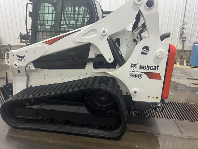Image of Bobcat T650 equipment image 4