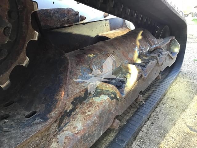 Image of Bobcat T650 equipment image 4