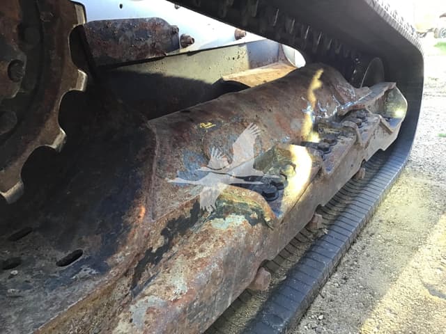 Image of Bobcat T650 equipment image 4