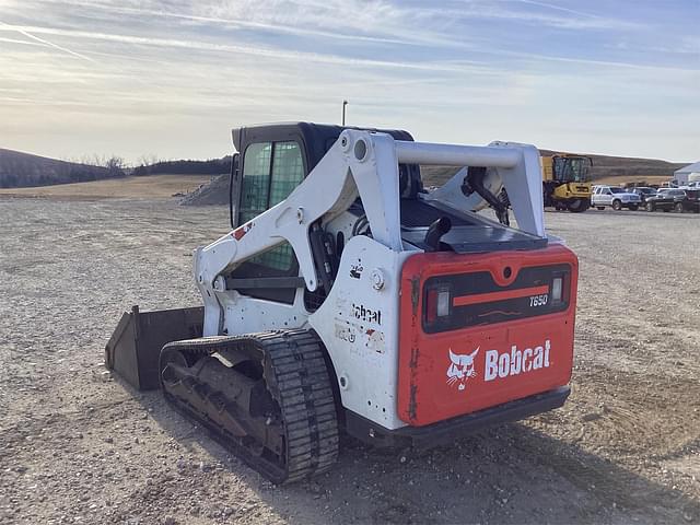 Image of Bobcat T650 equipment image 4