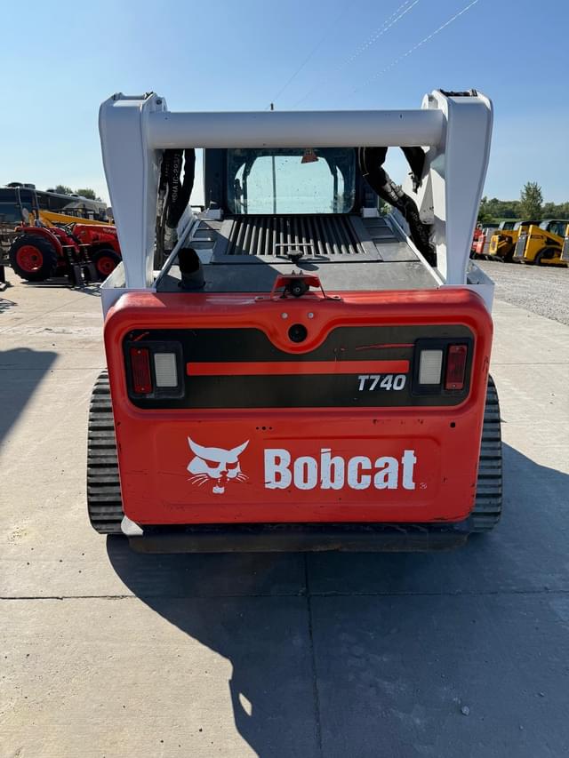 Image of Bobcat T740 equipment image 2