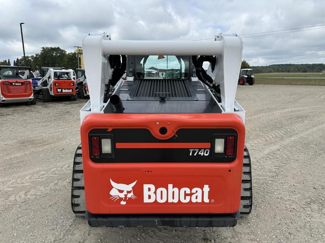 Image of Bobcat T740 equipment image 3