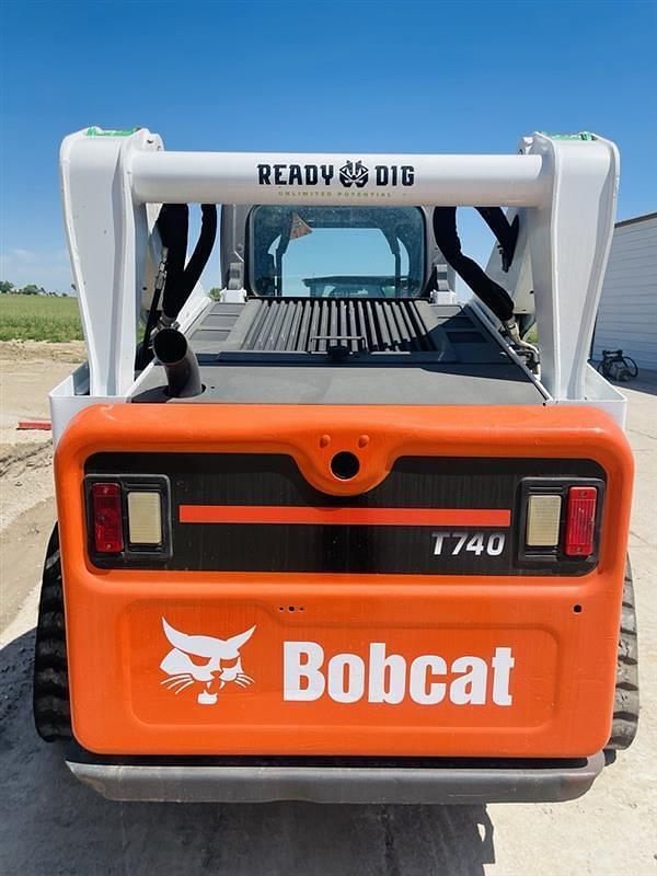 Image of Bobcat T740 equipment image 3