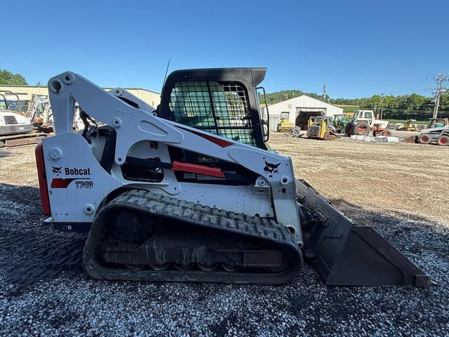 Image of Bobcat T740 equipment image 4