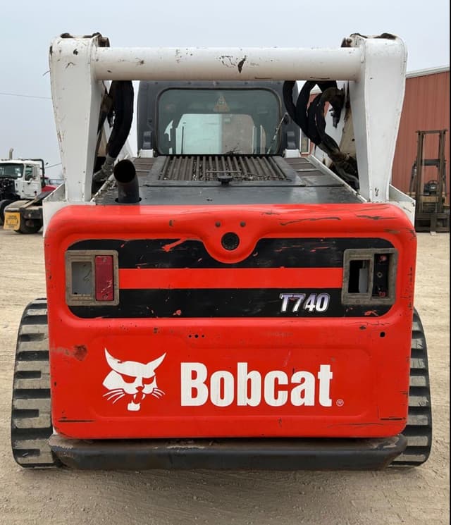 Image of Bobcat T740 equipment image 4
