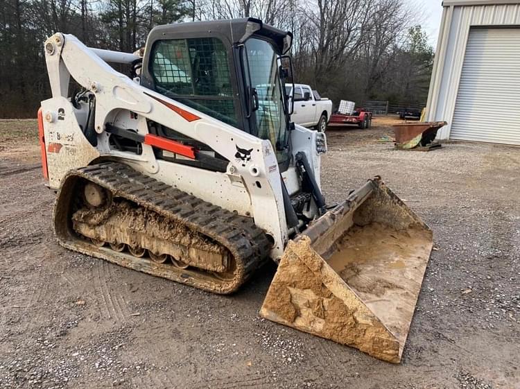 2019 Bobcat T740 Equipment Image0