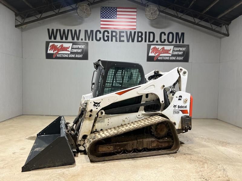 2019 Bobcat T740 Equipment Image0