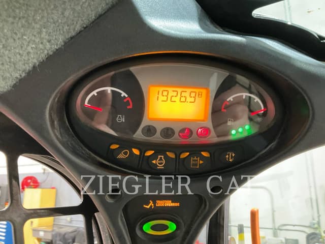 Image of Bobcat T770 equipment image 4