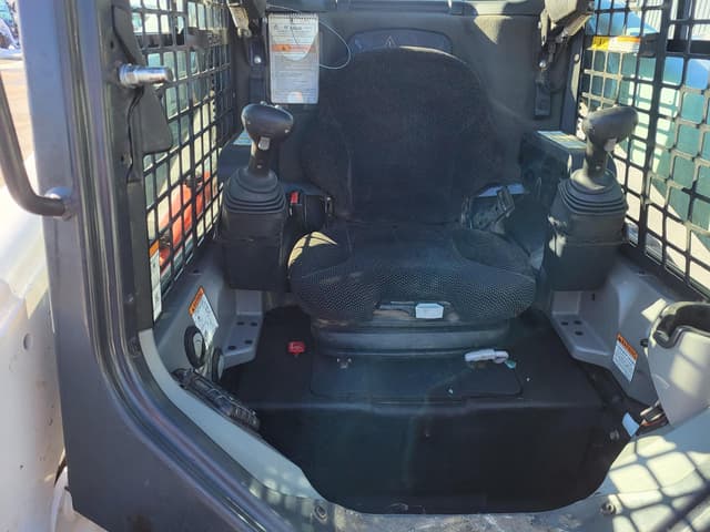 Image of Bobcat T770 equipment image 4