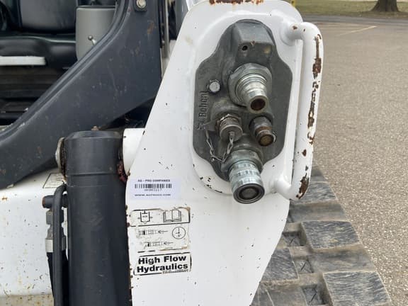 Image of Bobcat T870 equipment image 3