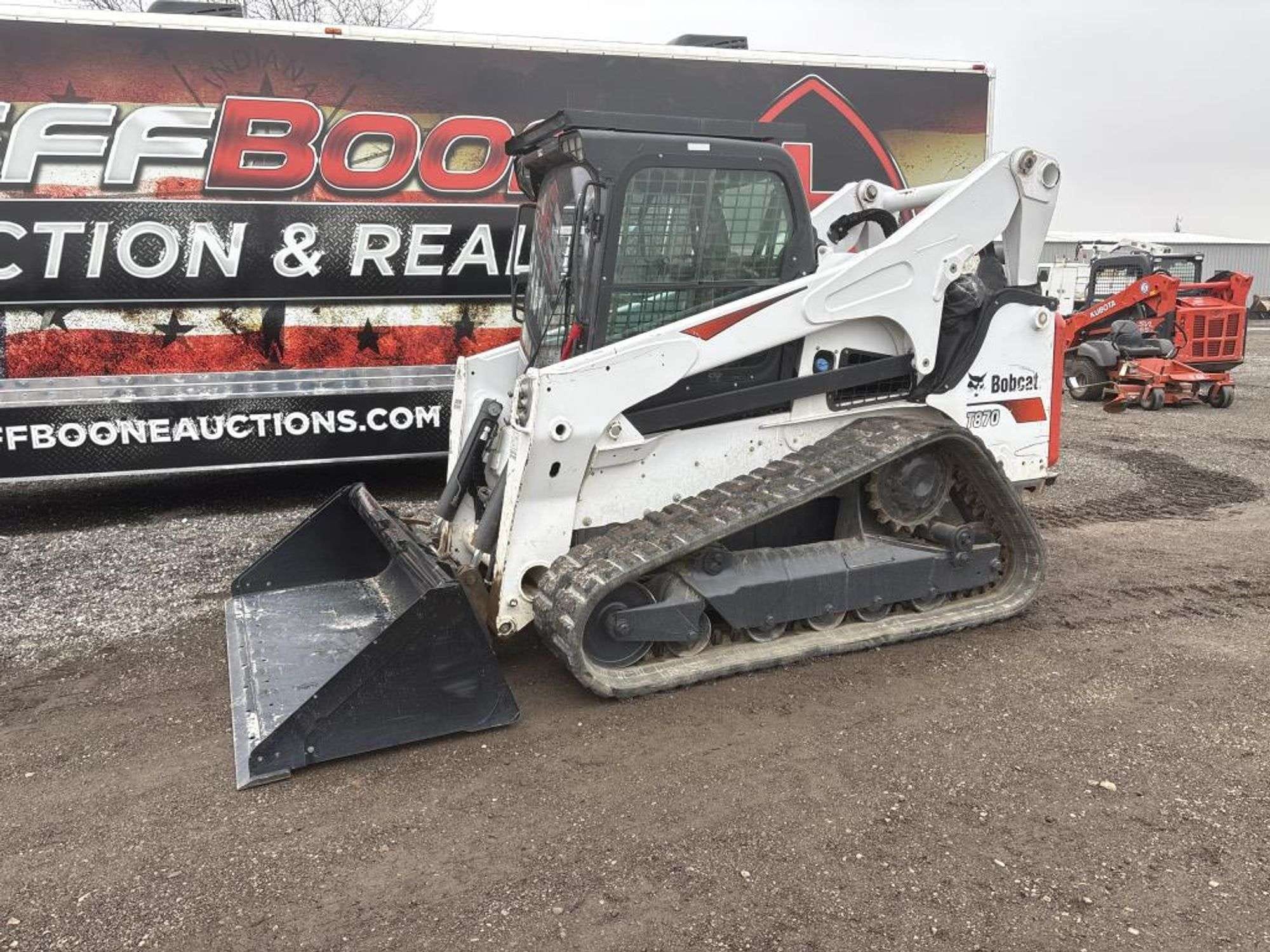 Main image Bobcat T870