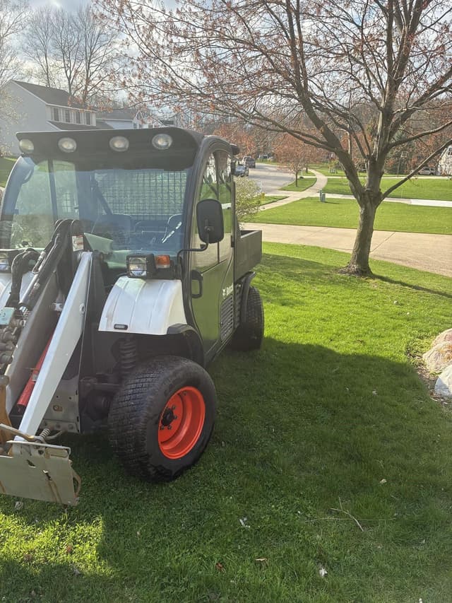 Image of Bobcat Toolcat 5600 equipment image 3