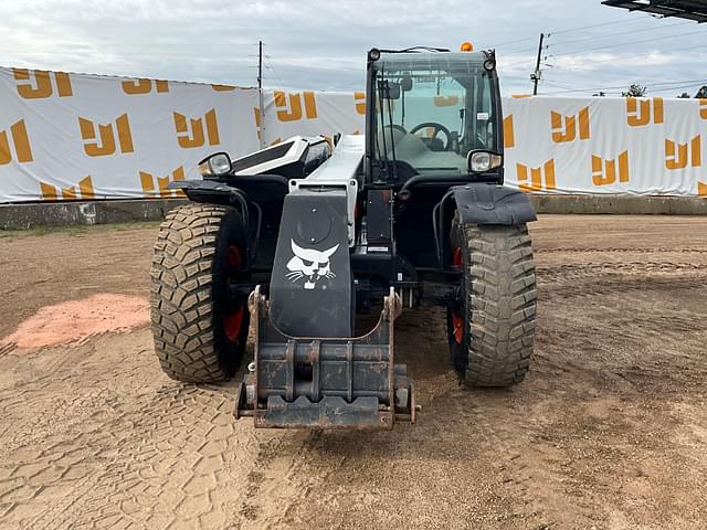 Image of Bobcat V723 equipment image 1
